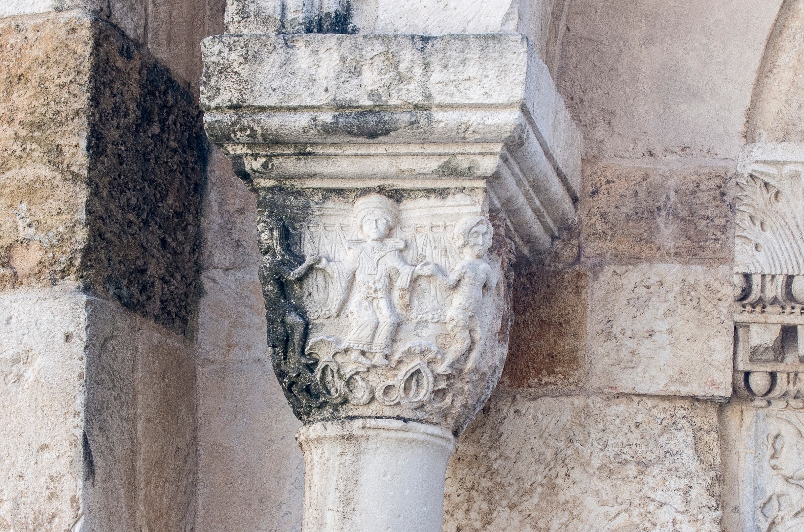 particolare 3